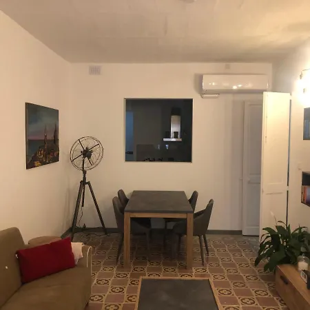 Apartment Retro